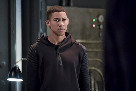 Keiynan Lonsdale - Flash - Prezent - Z filmu