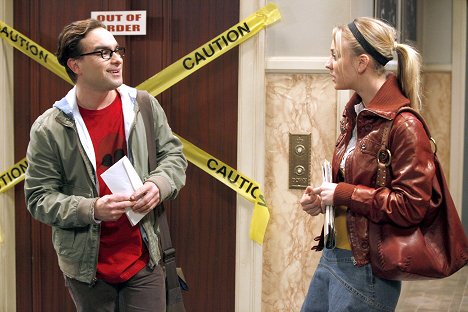 Johnny Galecki, Kaley Cuoco - The Big Bang Theory - The Classified Materials Turbulence - Van film