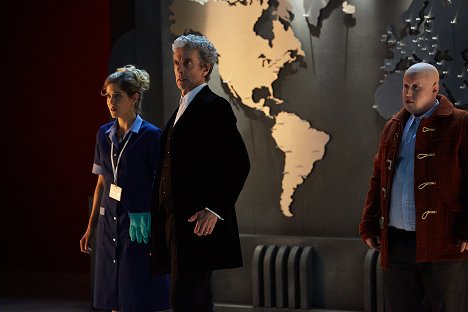 Charity Wakefield, Peter Capaldi, Matt Lucas - Doctor Who - The Return of Doctor Mysterio - Photos
