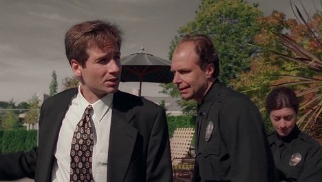 David Duchovny, Malcolm Stewart - The X-Files - "3" - Photos