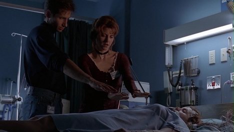 David Duchovny, Melinda McGraw, Gillian Anderson - Arquivo X - One Breath - Do filme