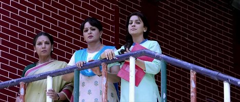 Shabana Azmi, Upasna Singh, Juhi Chawla - Chalk N Duster - Filmfotos