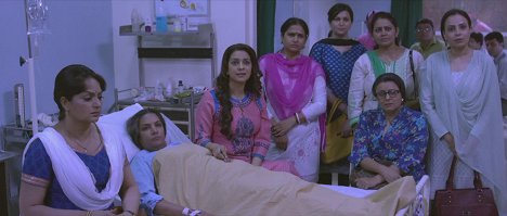 Upasna Singh, Shabana Azmi, Juhi Chawla - Chalk N Duster - Filmfotos