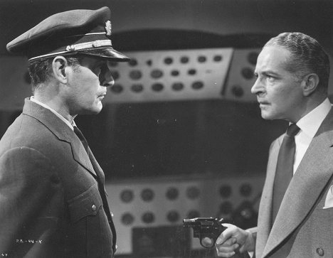 Tom Conway, Marcel Journet - The Great Plane Robbery - Filmfotos