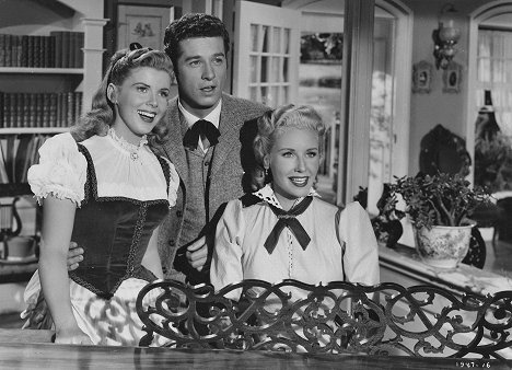 Eileen Christy, Bill Shirley, Lucille Norman - Sweethearts on Parade - Do filme