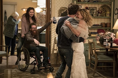 June Squibb, Emma Kenney, Zack Pearlman, Chloe Webb - Shameless - Happily Ever After - Photos