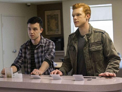 Noel Fisher, Cameron Monaghan - Shameless - Happily Ever After - Photos
