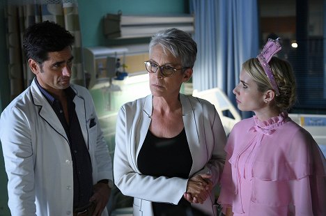 John Stamos, Jamie Lee Curtis, Emma Roberts - Scream Queens – Gyilkos történet - Véradás - Filmfotók