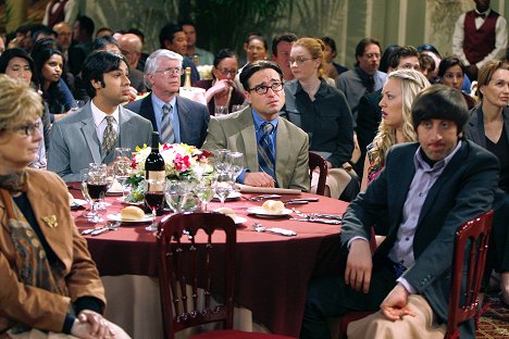Kunal Nayyar, Johnny Galecki, Simon Helberg - The Big Bang Theory - The Pants Alternative - Photos