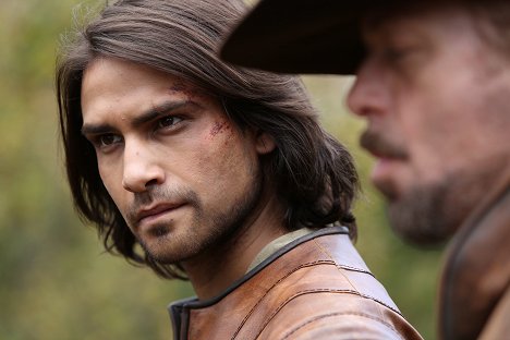 Luke Pasqualino - The Musketeers - Trial and Punishment - Van film