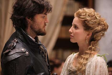 Tom Burke, Annabelle Wallis - The Musketeers - A Rebellious Woman - Photos