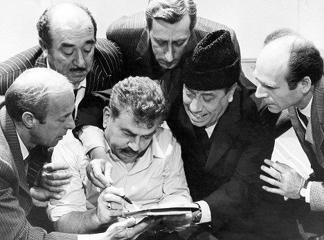 Gino Cervi, Fernandel - Don Camillo in Moscow - Photos