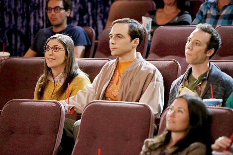 Mayim Bialik, Jim Parsons, Kevin Sussman - The Big Bang Theory - Händchen halten, bitte! - Filmfotos