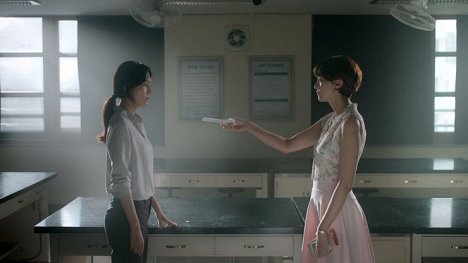 Ha-neul Kim, In-yeong Yoo - Yeogyosa - Filmfotos