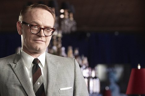 Jared Harris - Mad Men - Hands and Knees - Photos