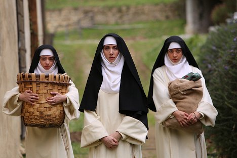 Kate Micucci, Alison Brie, Aubrey Plaza - The Little Hours - Film