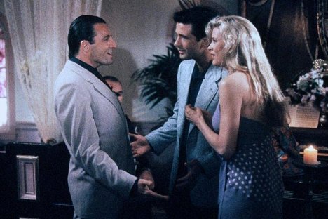 Armand Assante, Alec Baldwin, Kim Basinger - Die blonde Versuchung - Filmfotos