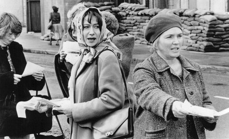 Helen Mirren, Fionnula Flanagan - Ve jménu IRA - Z filmu
