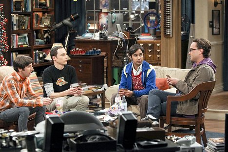 Simon Helberg, Jim Parsons, Kunal Nayyar, Johnny Galecki - The Big Bang Theory - Tritte unter dem Tisch - Filmfotos