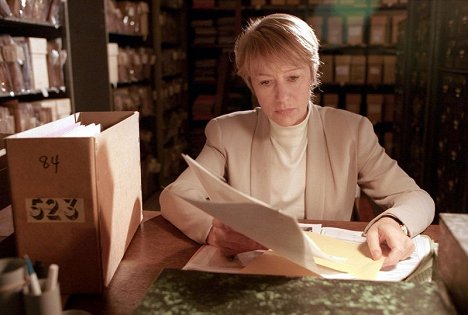 Helen Mirren - Hlavný podozrivý: Vôňa tmy - Z filmu