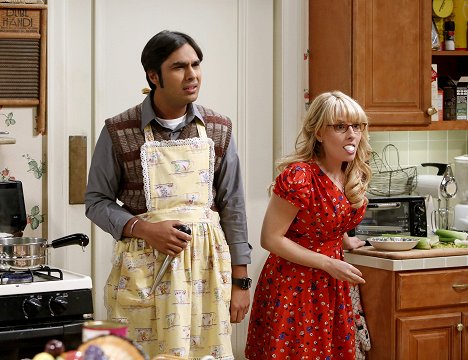 Kunal Nayyar, Melissa Rauch - The Big Bang Theory - Bier und Football - Filmfotos