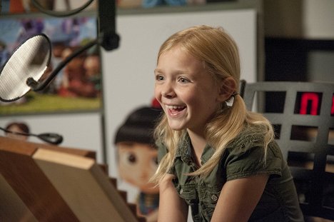 Elsie Fisher - Despicable Me 2 - Making of