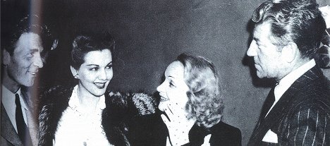 Marlene Dietrich, Jean Gabin - Gabin intime, aristocrate et paysan - Photos