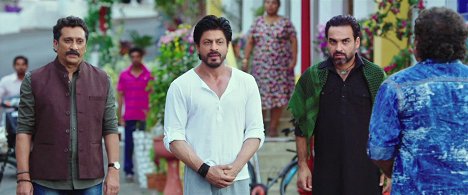 Mukesh Tiwari, Shahrukh Khan, Pankaj Tripathi - Dilwale - Z filmu