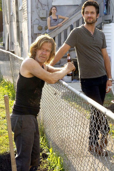 William H. Macy, Emmy Rossum, Justin Chatwin - Shameless - The Sins of My Caretaker - Photos