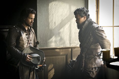Santiago Cabrera, Howard Charles - The Musketeers - The Prodigal Father - De filmes