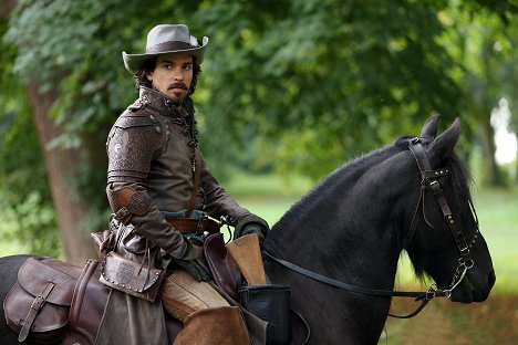 Santiago Cabrera - The Musketeers - The Prodigal Father - Do filme