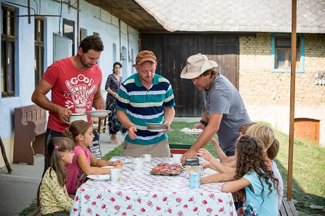 Marko Igonda, Ľuboš Kostelný, Tomáš Matonoha - Prázdniny - Season 1 - De filmes