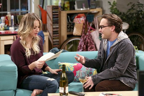 Kaley Cuoco, Johnny Galecki - The Big Bang Theory - Keine hübschen Frauen! - Filmfotos