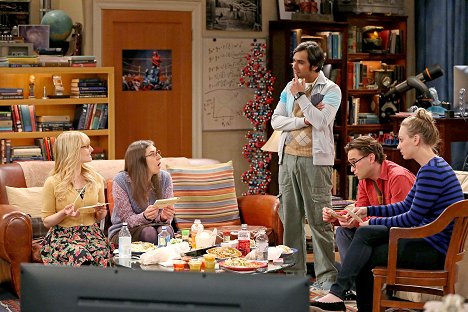 Melissa Rauch, Mayim Bialik, Kunal Nayyar, Johnny Galecki, Kaley Cuoco - The Big Bang Theory - The Mommy Observation - Photos