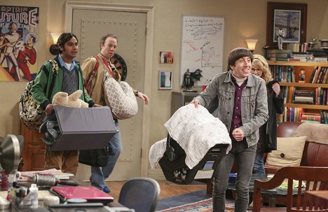 Kunal Nayyar, Kevin Sussman, Simon Helberg, Melissa Rauch - The Big Bang Theory - Die Feiertags-Zusammenfassung - Filmfotos