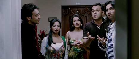 Ajay Devgan, Divya Dutta, Isha Sharvani, Sumeet Raghvan, Karan Khanna - U Me Aur Hum - Filmfotók