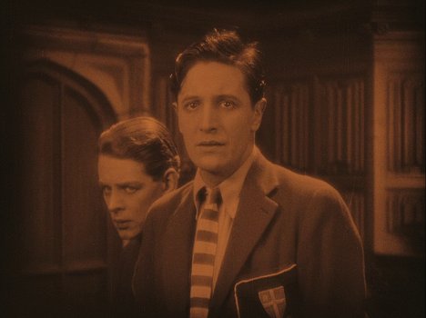 Robin Irvine, Ivor Novello - Declive - De la película