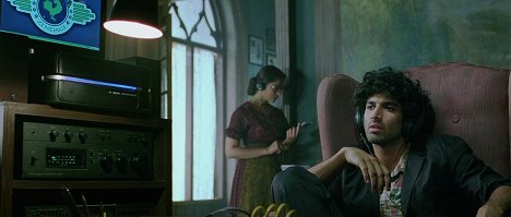 Aishwarya Rai Bachchan, Aditya Roy Kapoor - Guzaarish - Film
