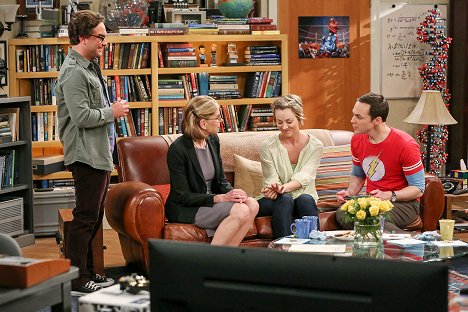 Johnny Galecki, Christine Baranski, Kaley Cuoco, Jim Parsons - The Big Bang Theory - The Maternal Combustion - Photos