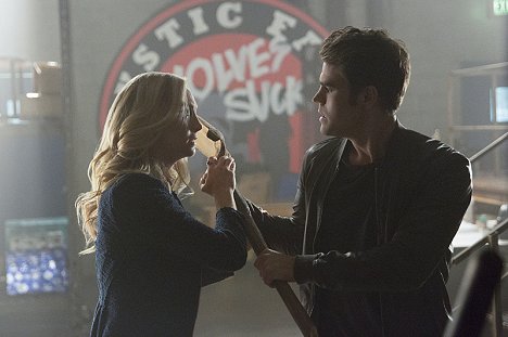 Candice King, Paul Wesley - The Vampire Diaries - You Decided That I Was Worth Saving - Photos