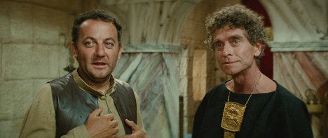 Coluche, Darry Cowl - Die verrücktesten 90 Minuten vor Christi Geburt - Filmfotos