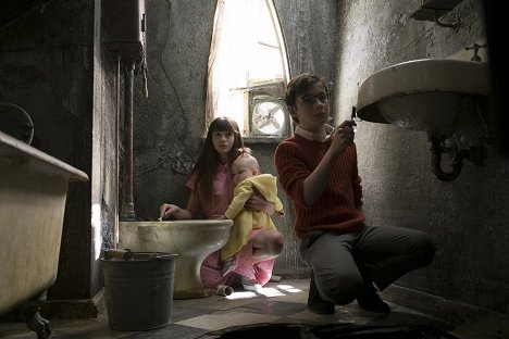 Malina Weissman, Louis Hynes - A Series of Unfortunate Events - The Bad Beginning: Part One - De la película