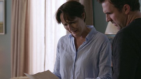 Fiona Shaw, Paul Schneider - Channel Zero - I'll Hold Your Hand - Photos