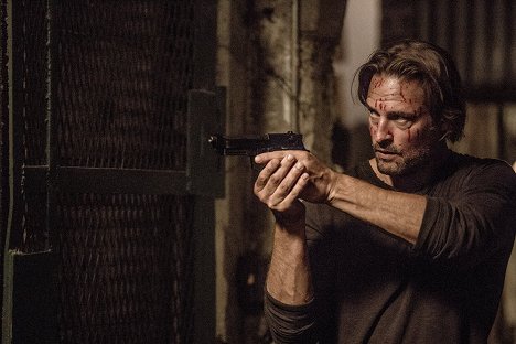 Josh Holloway - Okupovaná kolonie - Somewhere Out There - Z filmu