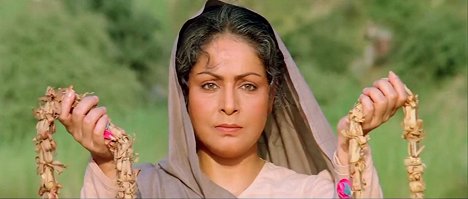 Rakhee Gulzar - Karan Arjun - De la película