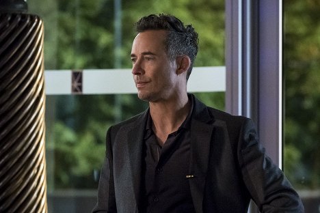 Tom Cavanagh - The Flash - Borrowing Problems from the Future - Photos
