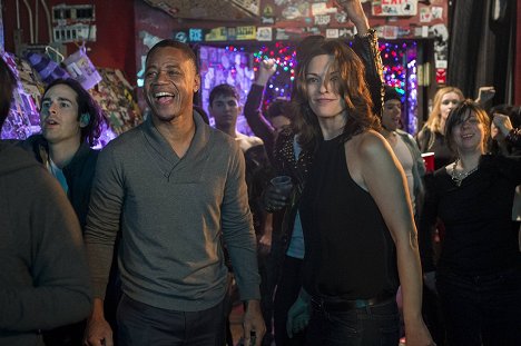 Cuba Gooding Jr., Alana De La Garza - Forever - Punk Is Dead - De la película