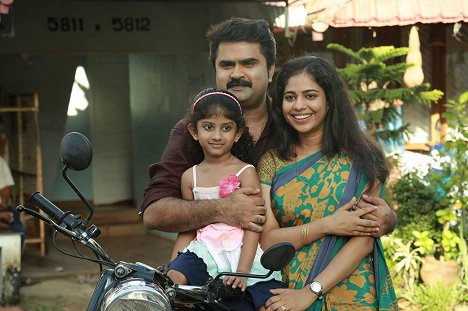 Anoop Menon - Munthirivallikal Thalirkkumbol - De la película