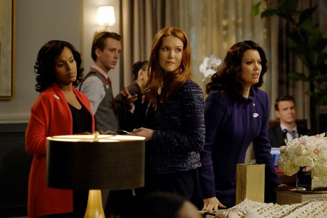 Kerry Washington, Darby Stanchfield - Scandal - Survival of the Fittest - Van film