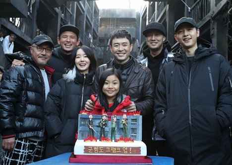 Lee Gyoung-young, Jeong-min Hwang, Jeong-hyeon Lee, Seung-wan Ryoo, Su-an Kim, Ji-sub So, Joong-ki Song - The Battleship Island - Dreharbeiten